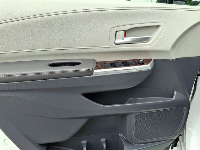Thumbnail: 2024 Toyota Sienna - 13