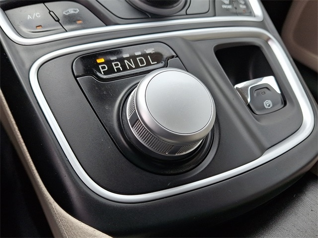 Thumbnail: 2015 Chrysler 200 - 14