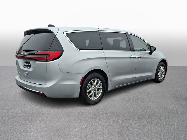 Thumbnail: 2024 Chrysler Pacifica - 4