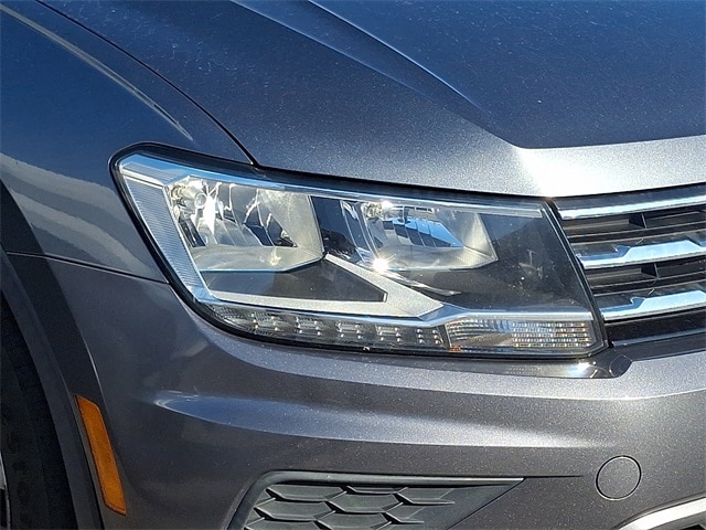 Thumbnail: 2018 Volkswagen Tiguan - 4