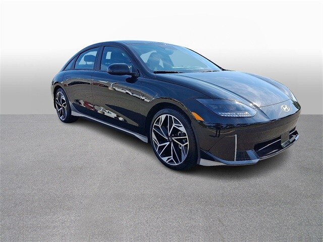 Thumbnail: 2023 Hyundai Ioniq 6 - 3