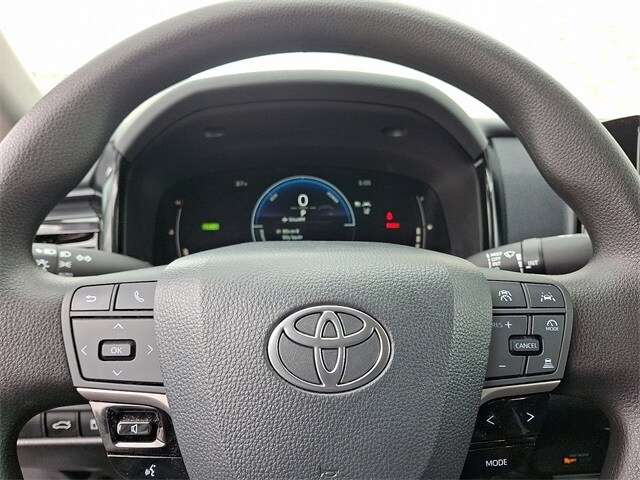 Thumbnail: 2025 Toyota Camry - 18