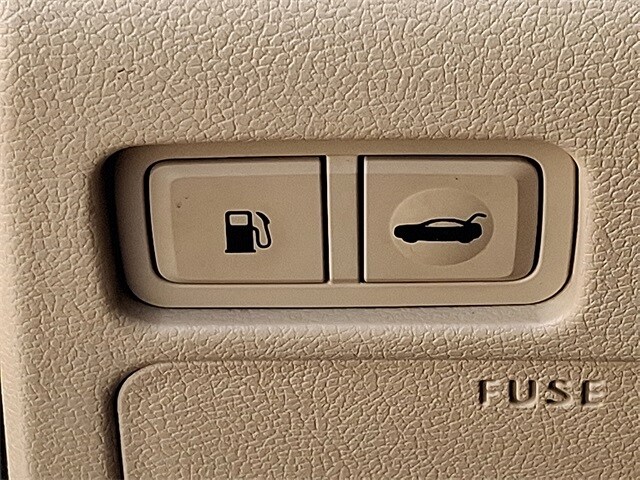 Thumbnail: 2011 Hyundai Sonata - 23
