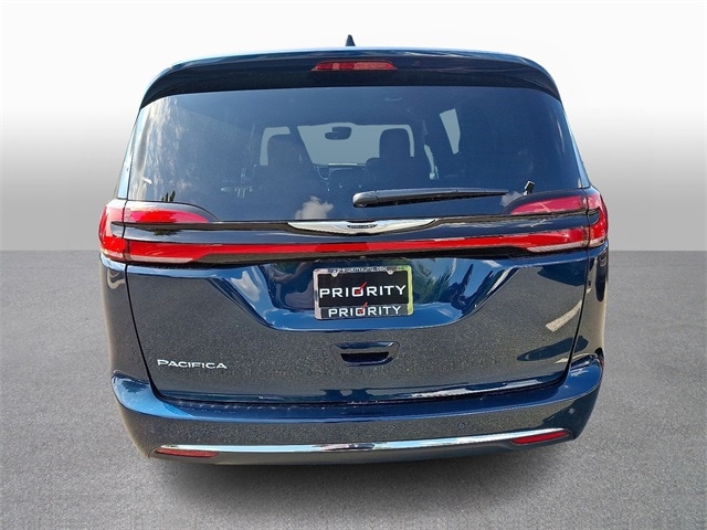 Thumbnail: 2025 Chrysler Pacifica - 5