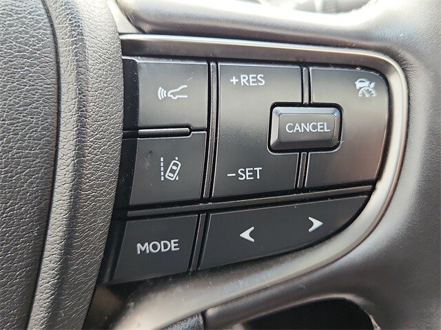 Thumbnail: 2022 Lexus LS - 22