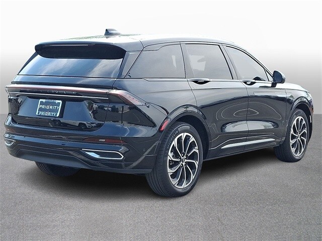 Thumbnail: 2024 Lincoln Nautilus - 4
