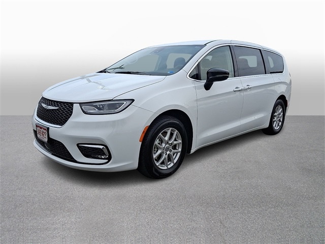 Thumbnail: 2024 Chrysler Pacifica - 1