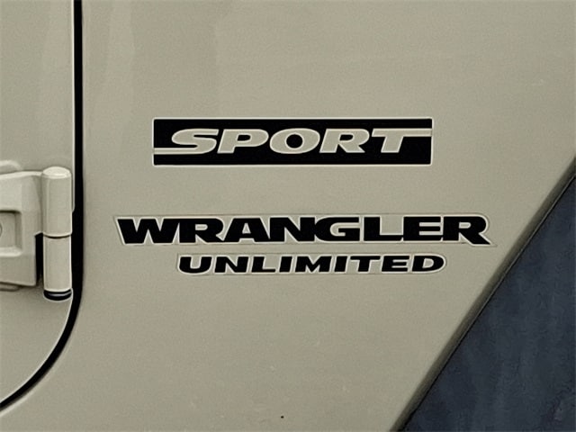Thumbnail: 2017 Jeep Wrangler - 8