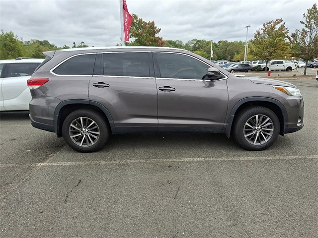 Thumbnail: 2019 Toyota Highlander - 7