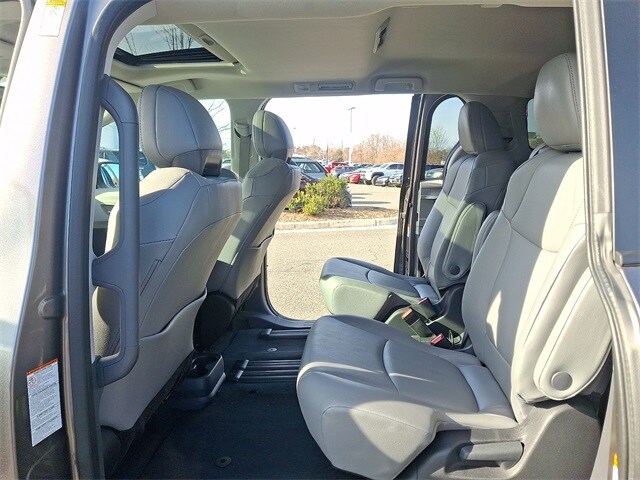 Thumbnail: 2023 Toyota Sienna - 10
