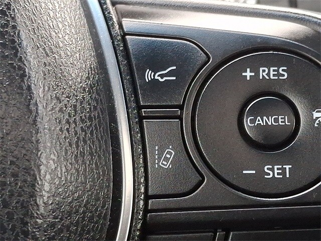 Thumbnail: 2018 Toyota Camry - 25