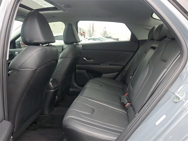 Thumbnail: 2023 Hyundai Elantra - 10