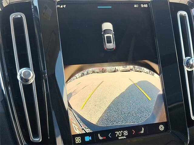 Thumbnail: 2024 Volvo XC40 - 16