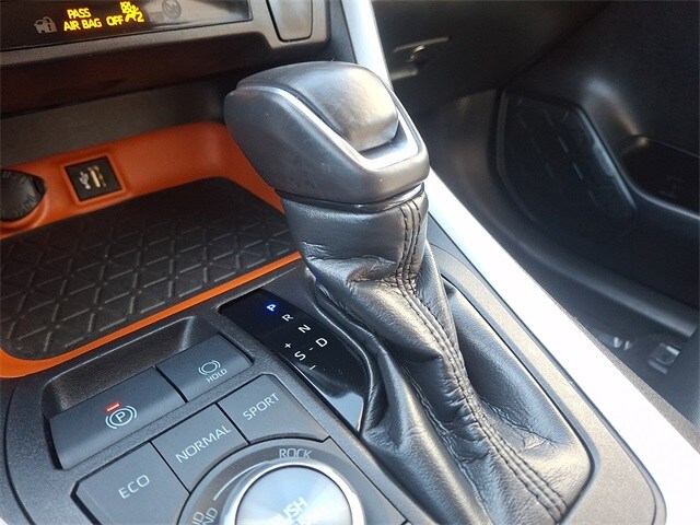 Thumbnail: 2024 Toyota RAV4 - 13