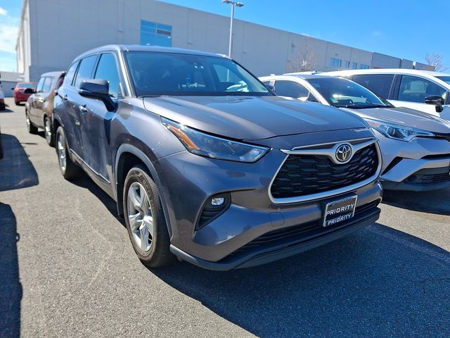 Thumbnail: 2022 Toyota Highlander - 6