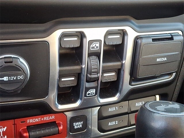 Thumbnail: 2020 Jeep Wrangler - 29