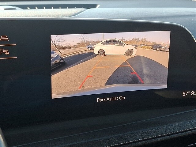 Thumbnail: 2024 Cadillac XT4 - 16