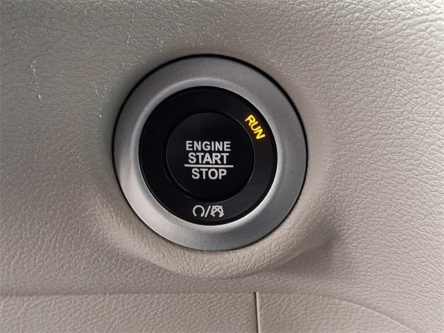 Thumbnail: 2023 Chrysler Voyager - 23