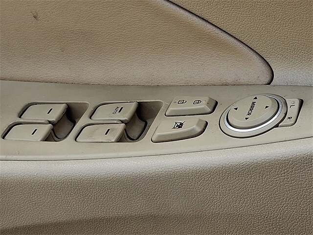Thumbnail: 2011 Hyundai Sonata - 25