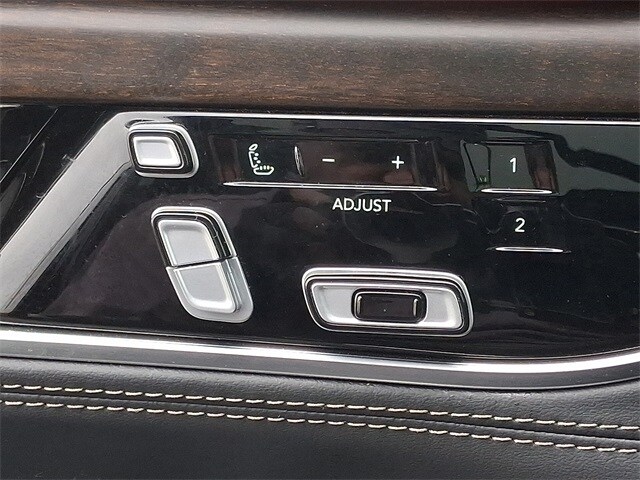 Thumbnail: 2024 Jeep Grand Wagoneer L - 32