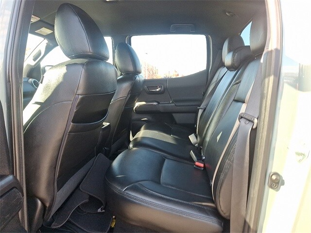 Thumbnail: 2022 Toyota Tacoma - 10