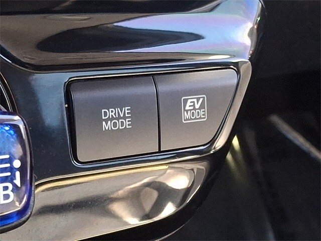 Thumbnail: 2019 Toyota Prius - 23