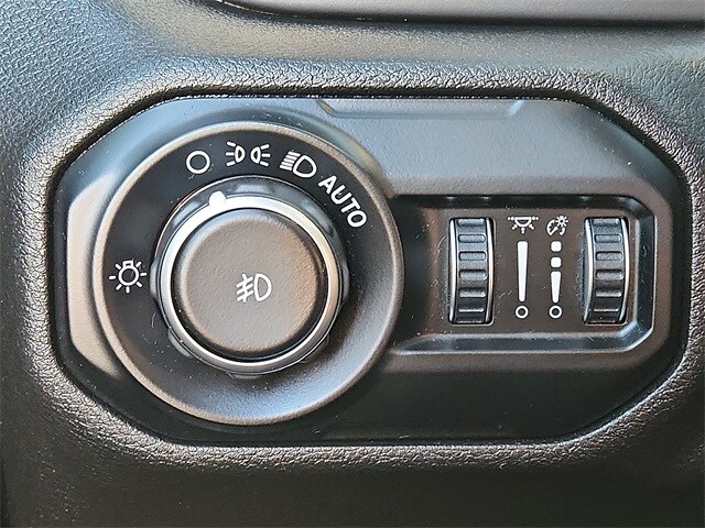 Thumbnail: 2018 Jeep Wrangler - 18