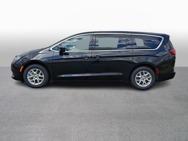 Thumbnail: 2023 Chrysler Voyager - 7