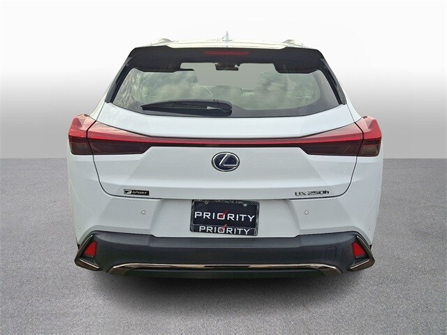 Thumbnail: 2021 Lexus UX - 5