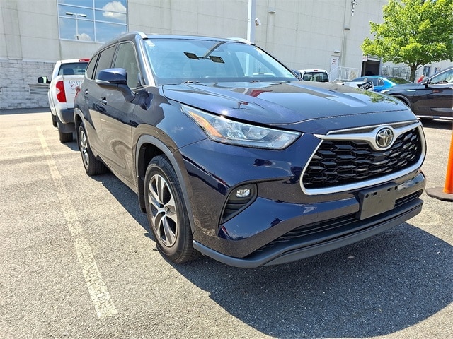 Thumbnail: 2020 Toyota Highlander - 3
