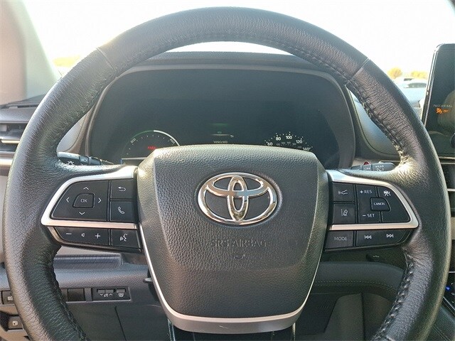 Thumbnail: 2023 Toyota Sienna - 20
