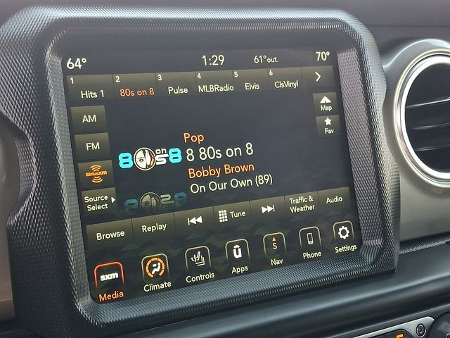 Thumbnail: 2022 Jeep Wrangler - 18