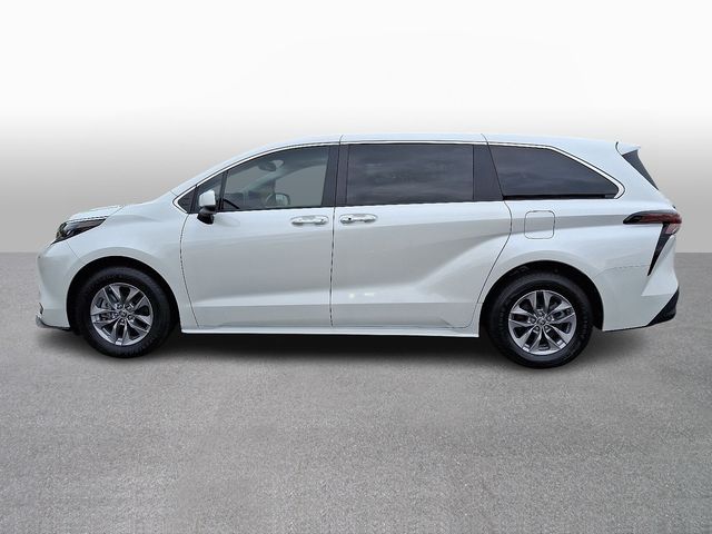 Thumbnail: 2024 Toyota Sienna - 7