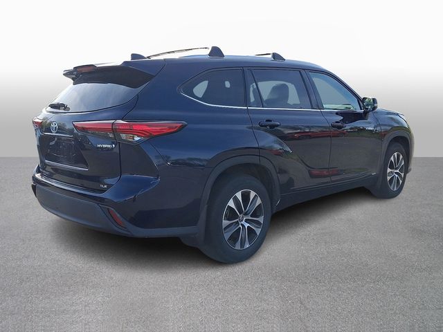 Thumbnail: 2021 Toyota Highlander - 4