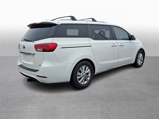 Thumbnail: 2017 Kia Sedona - 4
