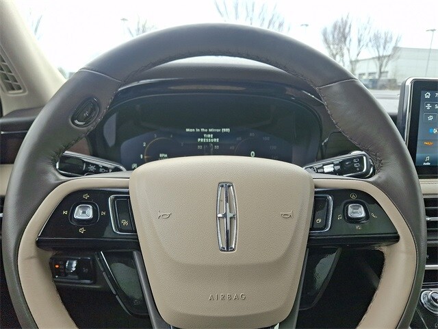 Thumbnail: 2022 Lincoln Corsair - 20