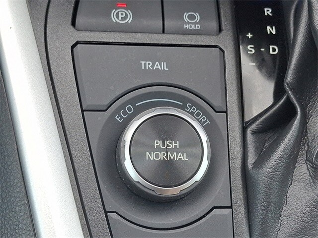 Thumbnail: 2022 Toyota RAV4 - 20