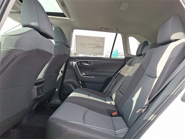 Thumbnail: 2025 Toyota RAV4 - 8