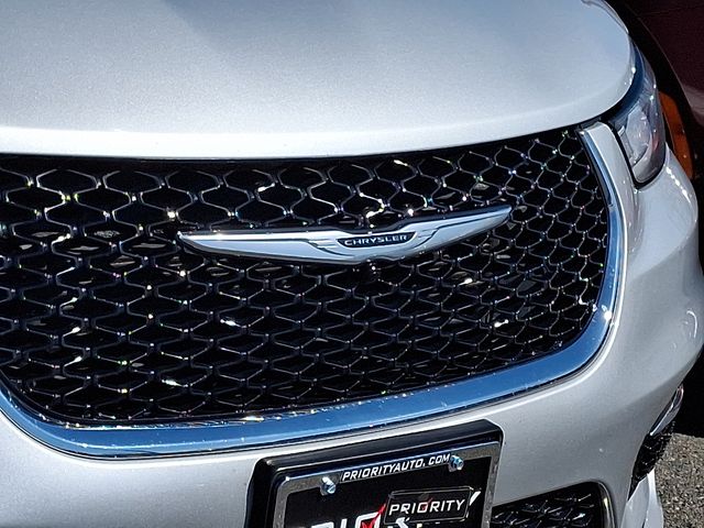 Thumbnail: 2024 Chrysler Pacifica - 9