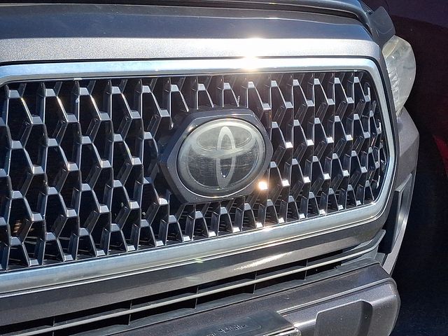 Thumbnail: 2018 Toyota Tacoma - 5