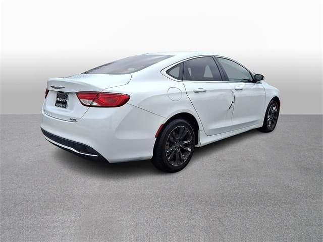 Thumbnail: 2015 Chrysler 200 - 4