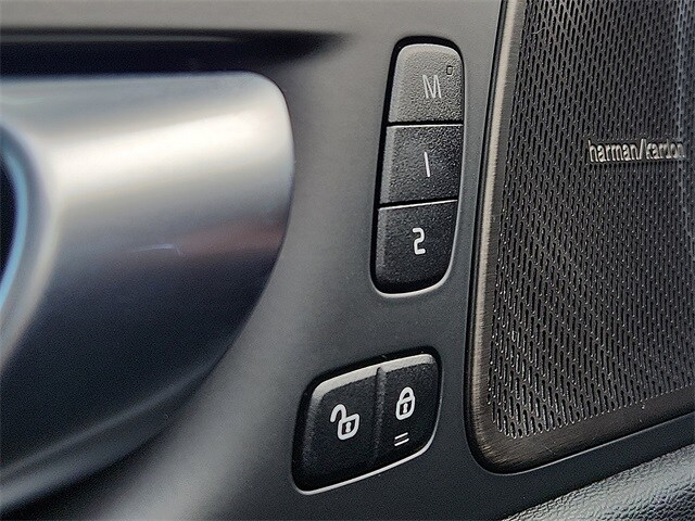 Thumbnail: 2024 Volvo XC60 - 21