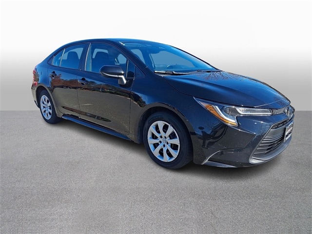 Thumbnail: 2023 Toyota Corolla - 3