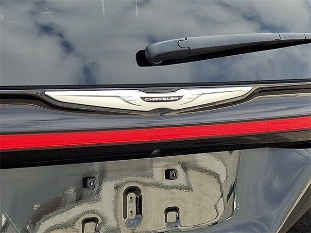 Thumbnail: 2024 Chrysler Pacifica - 32