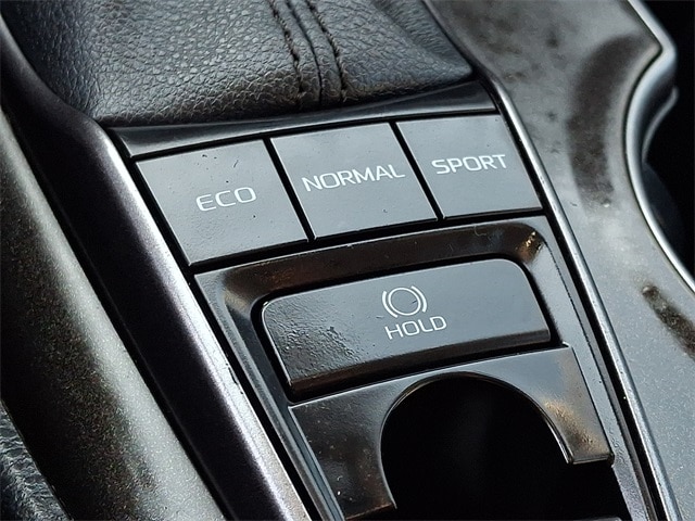 Thumbnail: 2023 Toyota Camry - 24