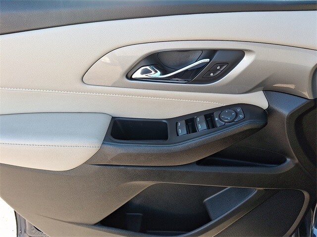 Thumbnail: 2023 Chevrolet Traverse - 13