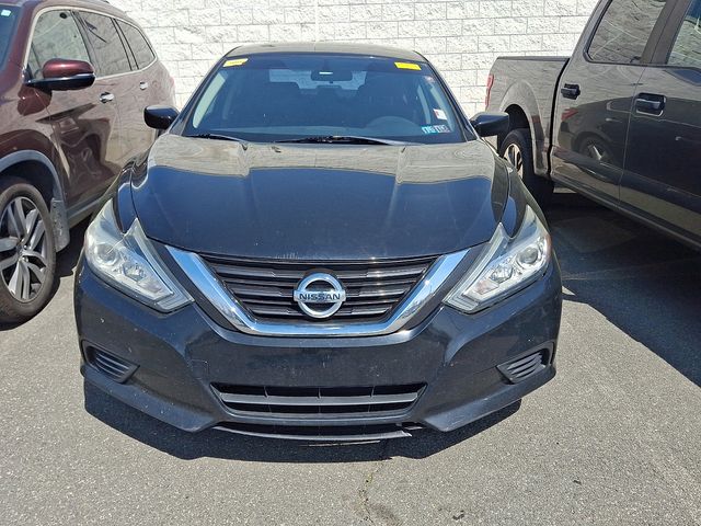 Thumbnail: 2017 Nissan Altima - 3