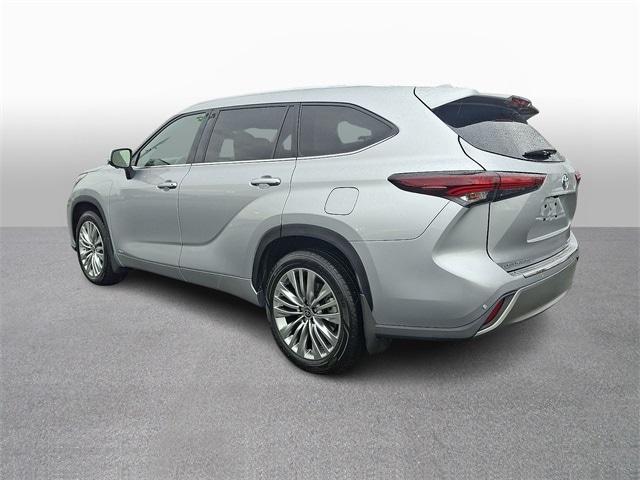 Thumbnail: 2024 Toyota Highlander - 6