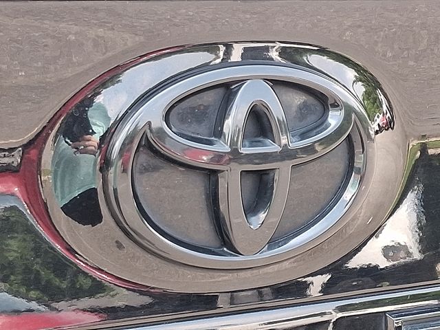 Thumbnail: 2020 Toyota Camry - 28