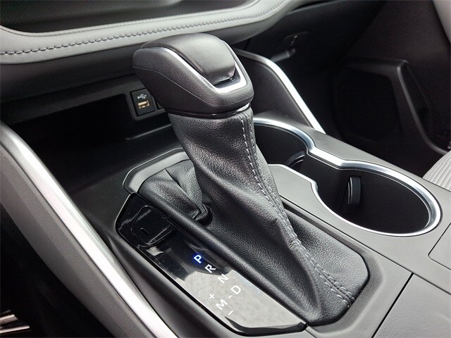 Thumbnail: 2023 Toyota Highlander - 15